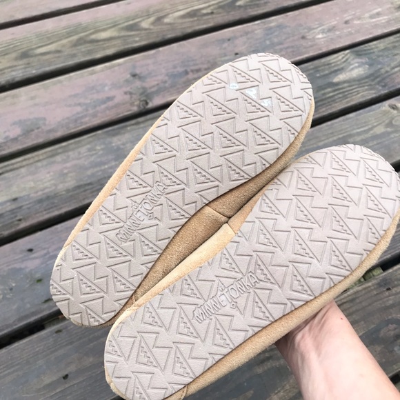 Minnetonka Suede Slippers rubber sole & faux fur 8 - Picture 5 of 8